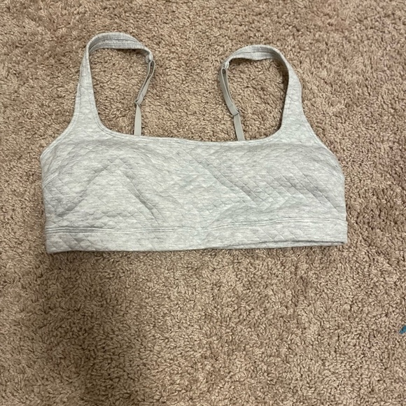 Gilly Hicks Gray quilted Sports Bra with Adjustable Straps size L - Picture 2 of 5